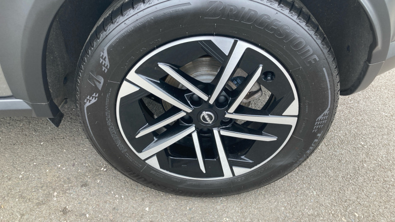 Nissan Juke 1.0 DiG-T N-Connecta 5dr Petrol Hatchback